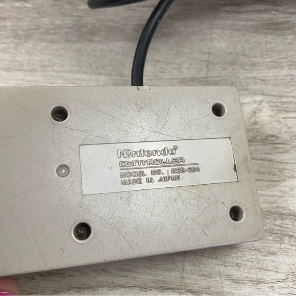 LOT OF 2 Original Nintendo NES Controllers NES-004 Tested OEM - Picture 7 of 7